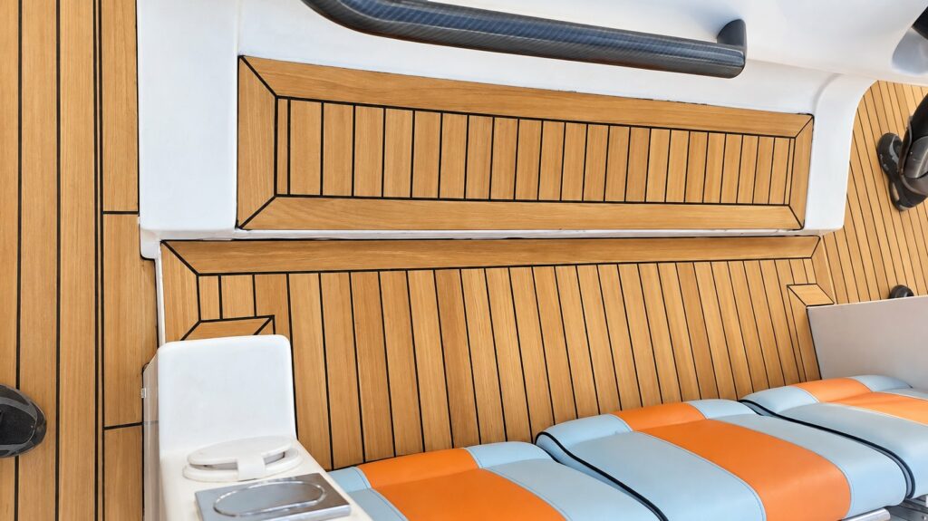 60 m² teak deck rebuilt from scratch, Saint-Martin