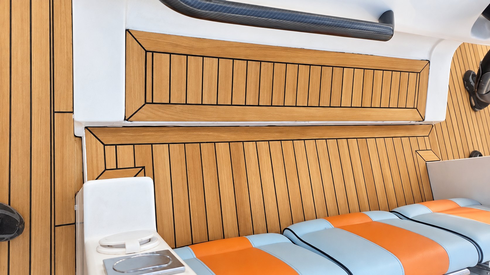 60 m² teak deck rebuilt from scratch, Saint-Martin